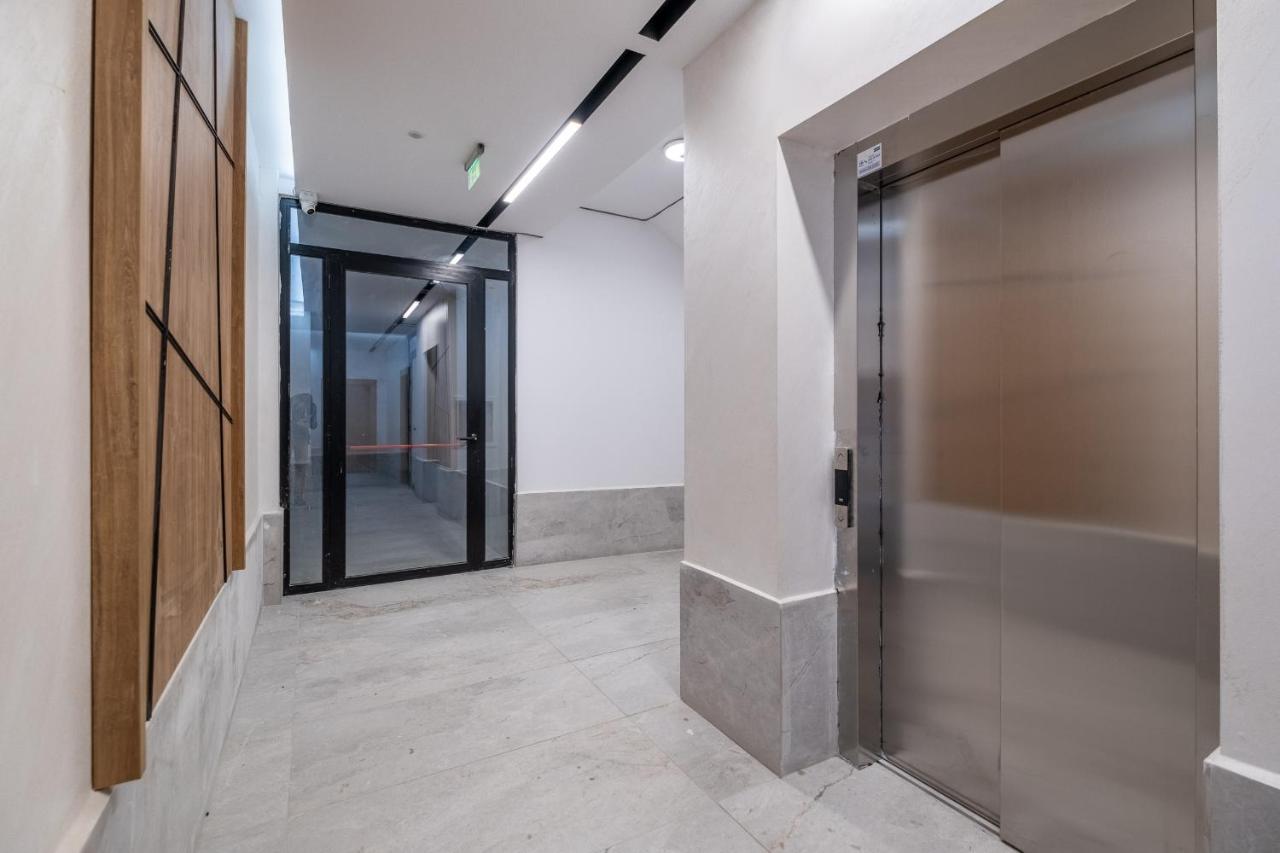 Emirates Lux Apartment And Parking Sofia Esterno foto