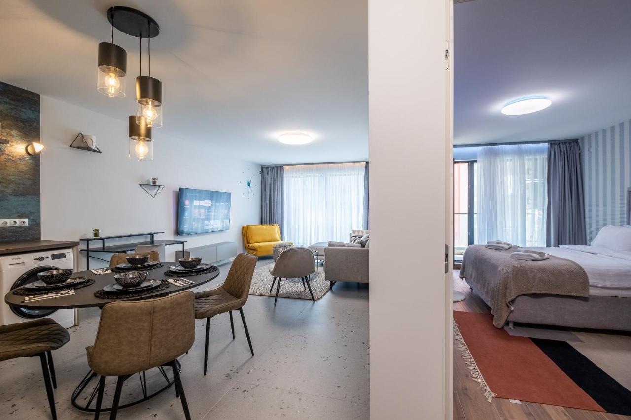 Emirates Lux Apartment And Parking Sofia Esterno foto