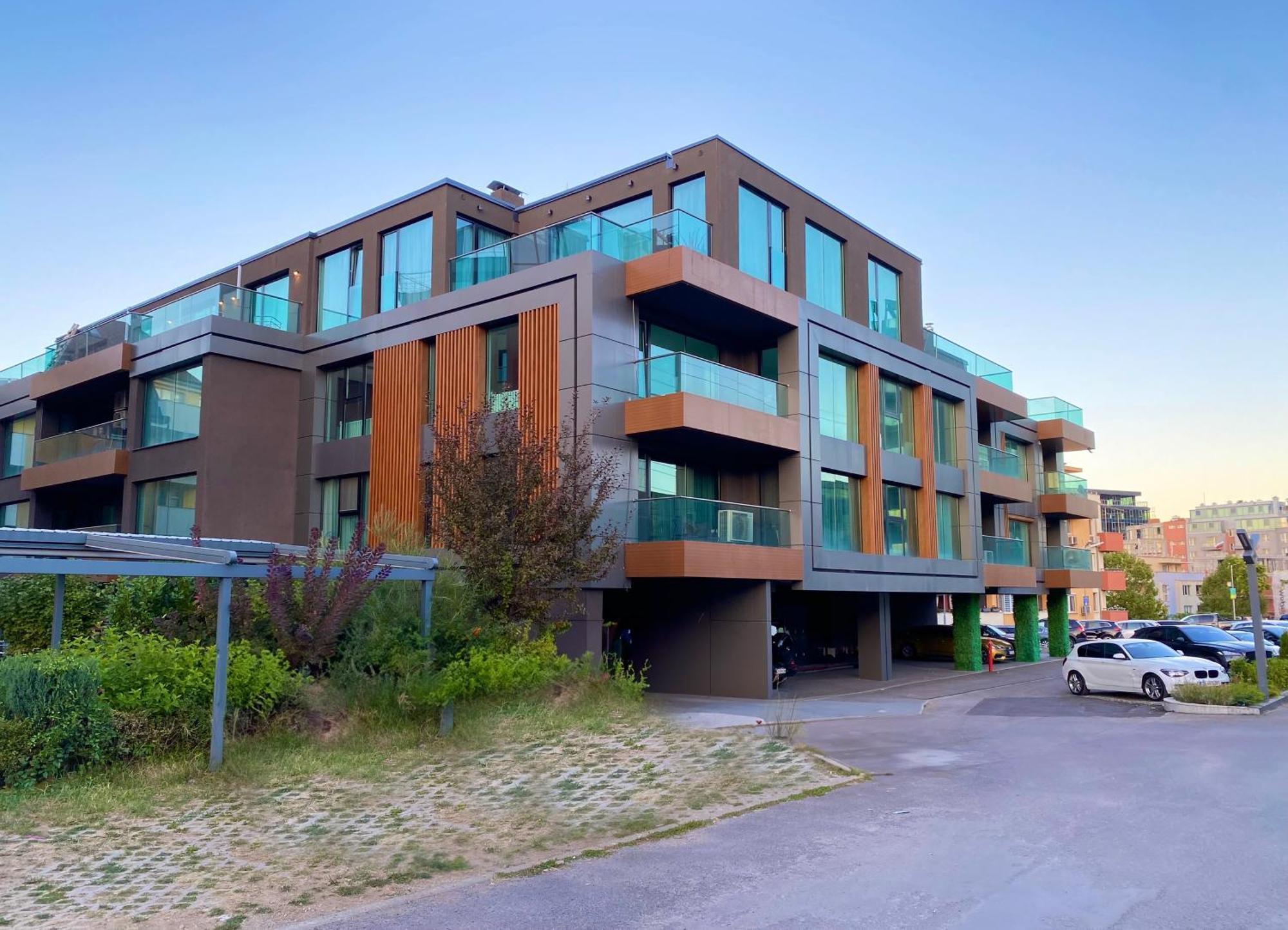 Emirates Lux Apartment And Parking Sofia Esterno foto